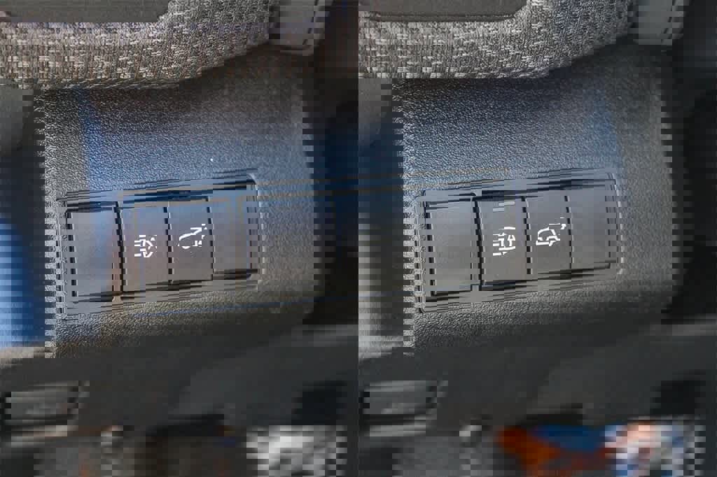 Used 2023 Toyota bZ4X Limited image 31