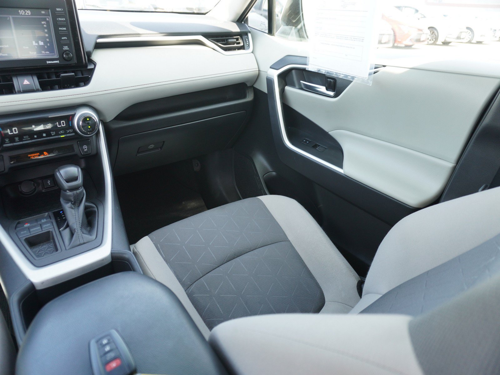 Used 2022 Toyota RAV4 XLE w/ Convenience Package FWD image 15
