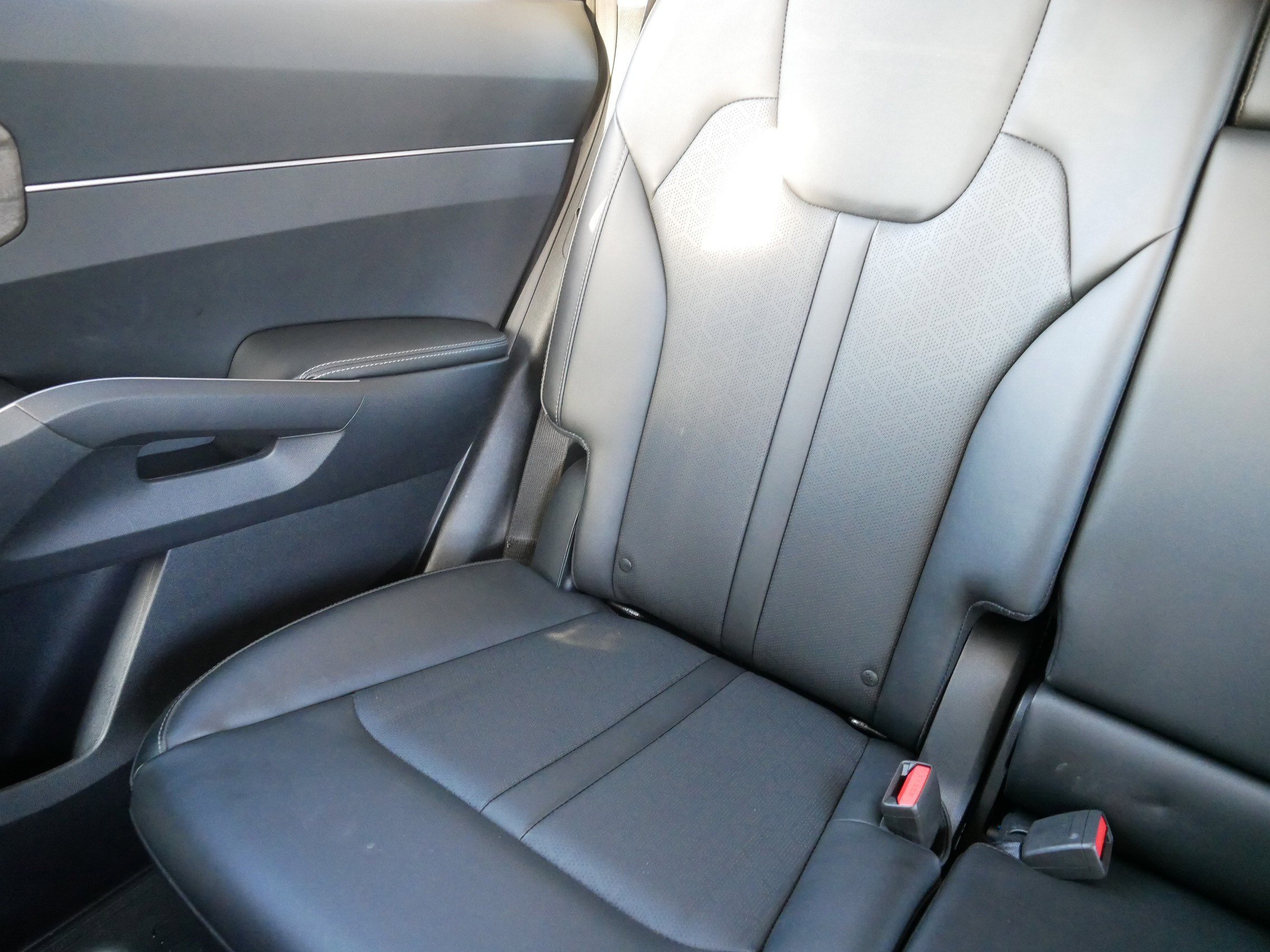 Certified 2022 Kia Sorento S w/ Panoramic Sunroof Package image 12