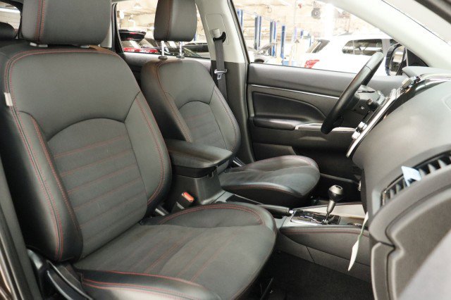 Used 2025 Mitsubishi Outlander Sport SE AWD/4WD image 22