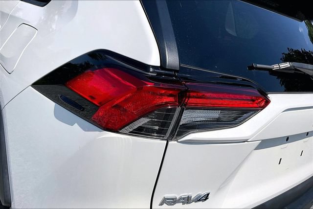 Used 2021 Toyota RAV4 XLE Premium AWD/4WD image 26