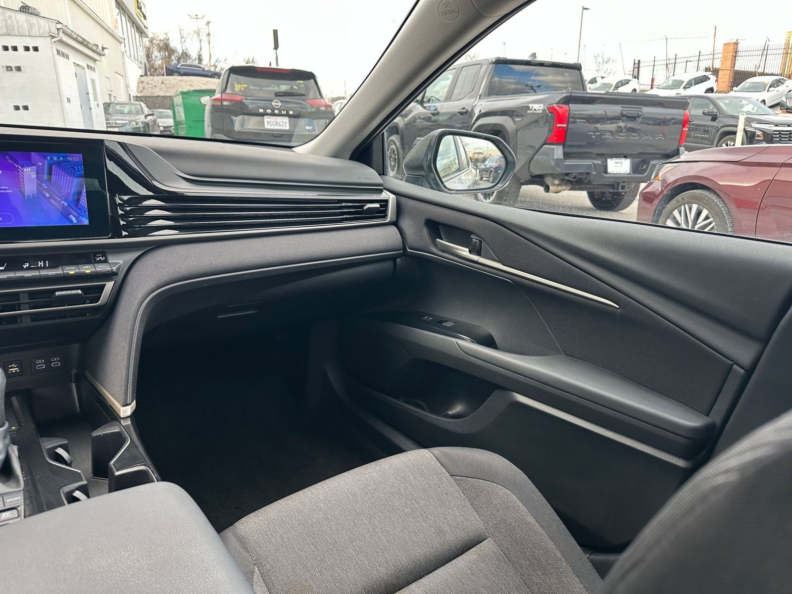 Used 2025 Toyota Camry LE image 34