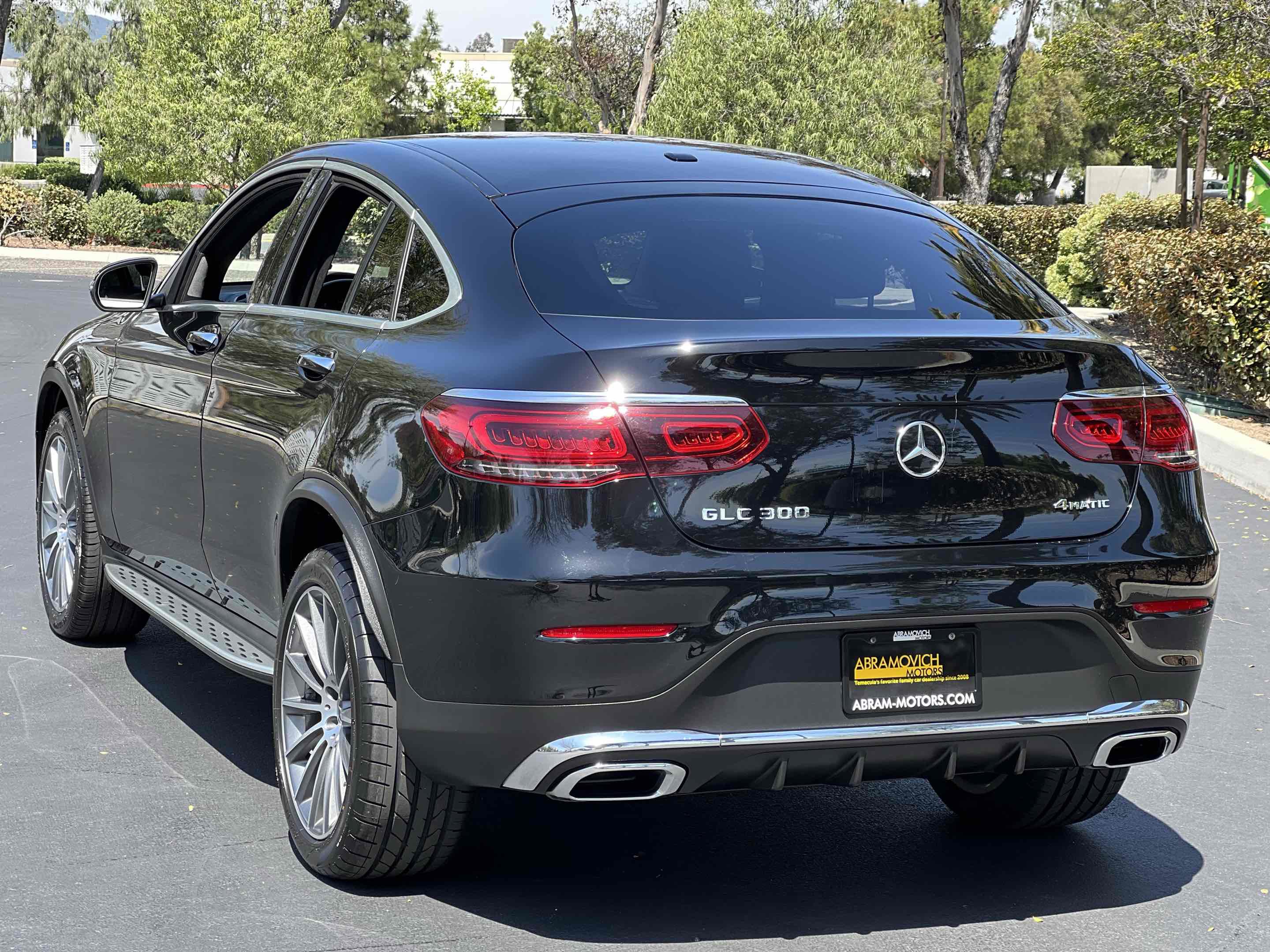 Used 2020 Mercedes-Benz GLC 300 4MATIC Coupe image 17