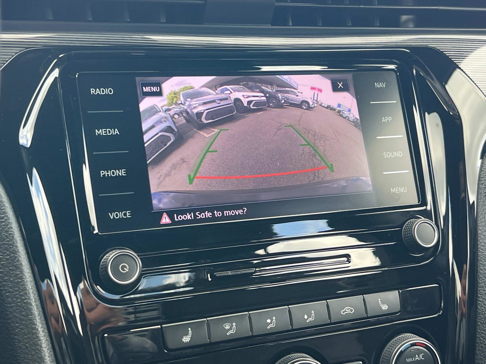 Certified 2022 Volkswagen Passat 2.0T R-Line image 13