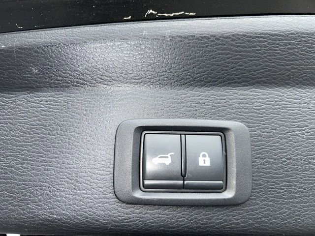 Used 2023 Mitsubishi Outlander SE image 27