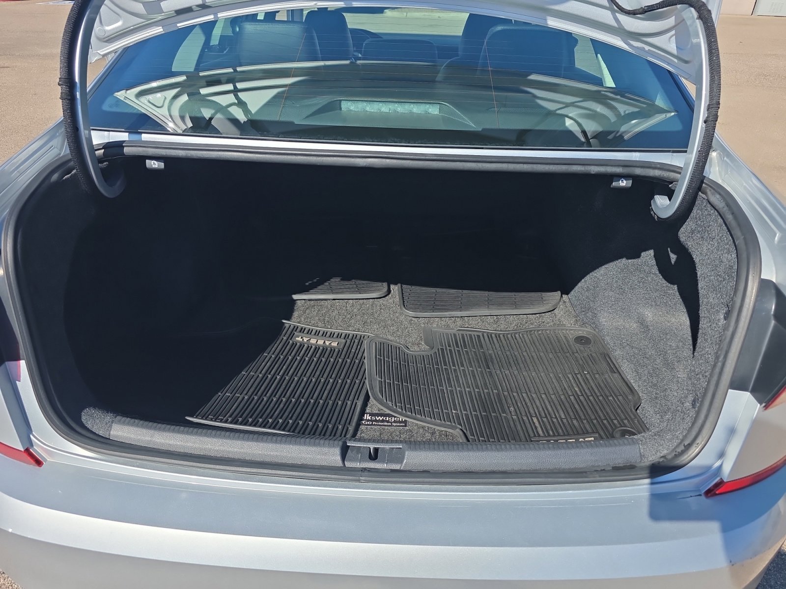 Used 2020 Volkswagen Passat 2.0T SE image 34