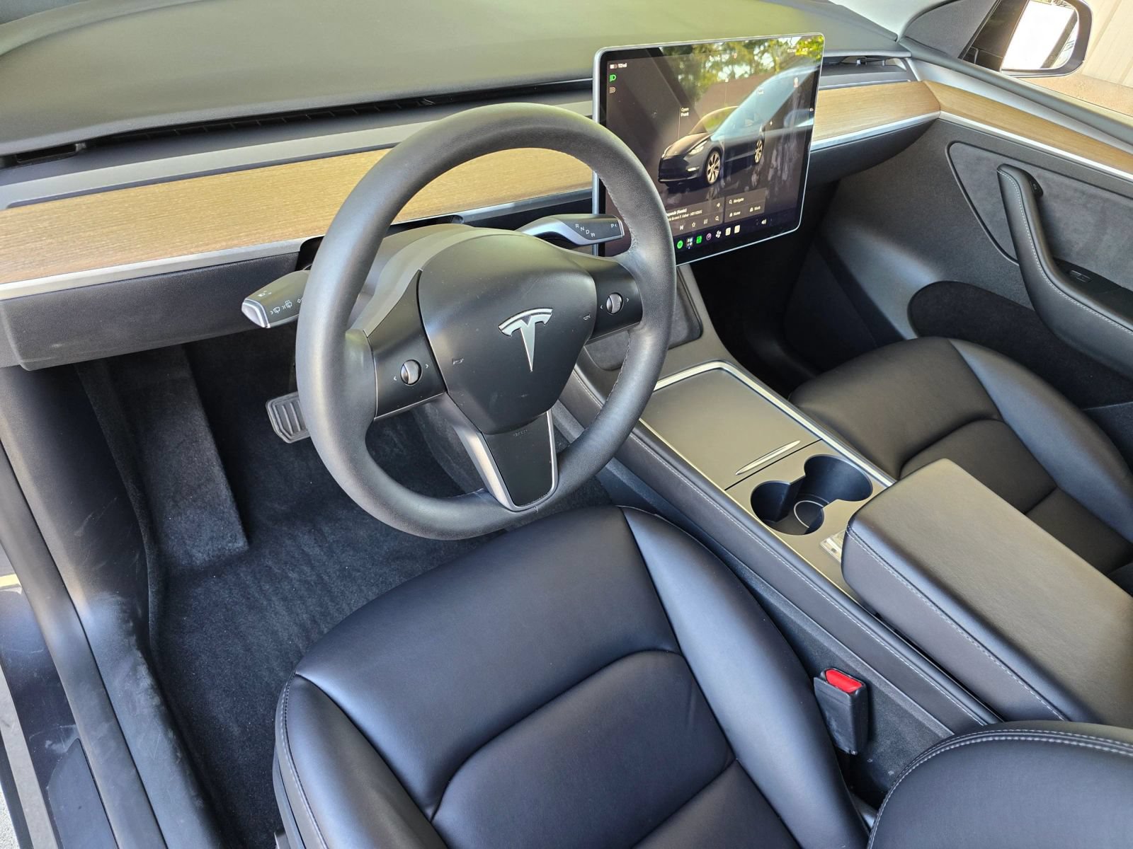 Used 2024 Tesla Model Y 2WD image 17