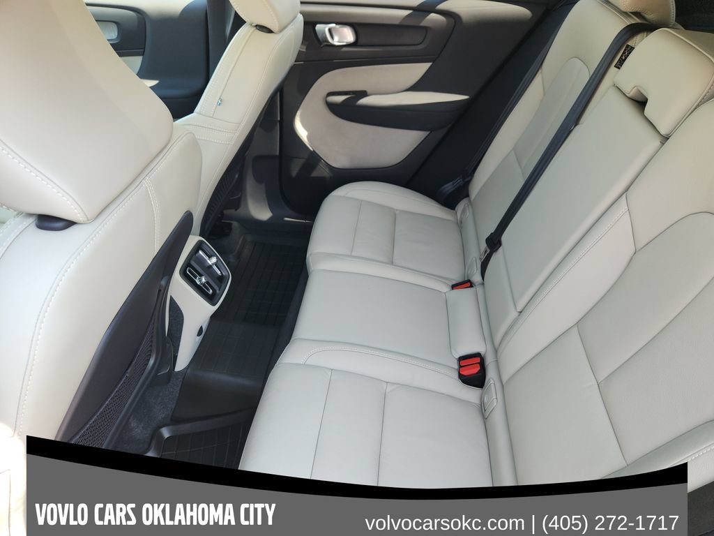 Certified 2024 Volvo XC40 B5 Plus w/ Protection Package Premier AWD/4WD image 25