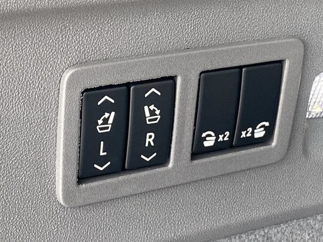 Certified 2026 Cadillac Escalade IQL Sport 1 w/ LPO, Floor Liner Package AWD/4WD image 10
