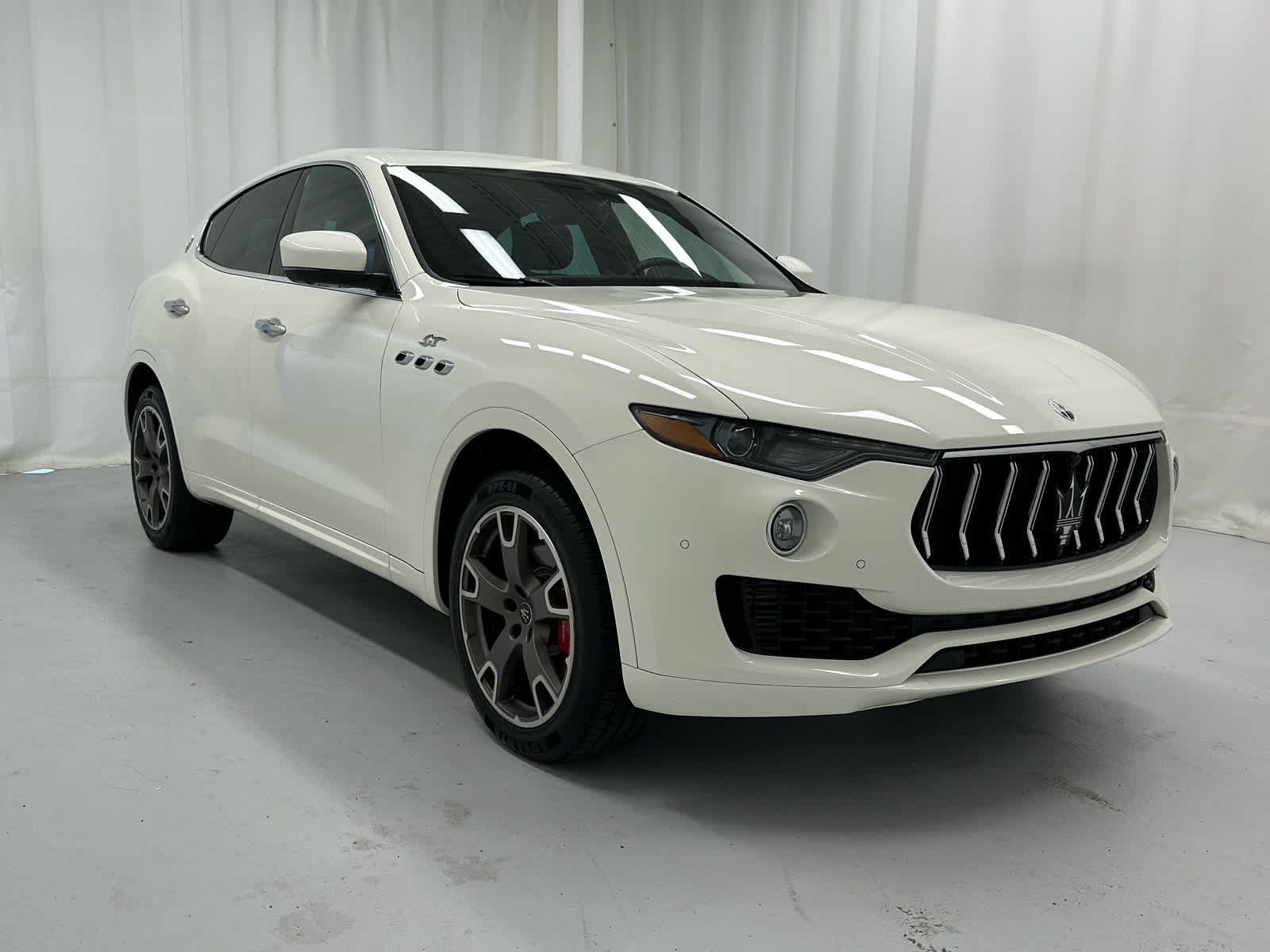 Used 2023 Maserati Levante GT AWD/4WD image 2