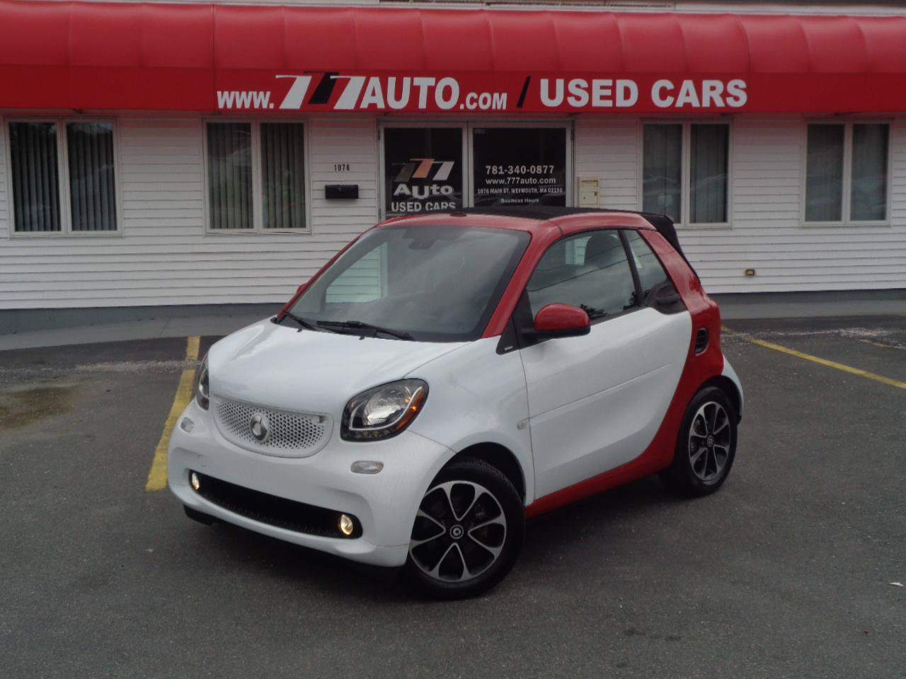 Used 2017 smart fortwo passion RWD image 32