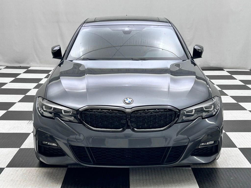 Used 2022 BMW 330i Sedan w/ M Sport Package RWD image 3