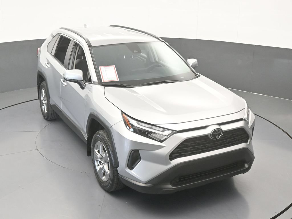 Used 2025 Toyota RAV4 XLE AWD/4WD image 50