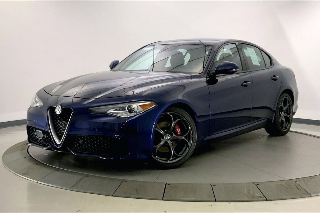 Used 2017 Alfa Romeo Giulia Ti w/ TI 19" Sport Package image 10