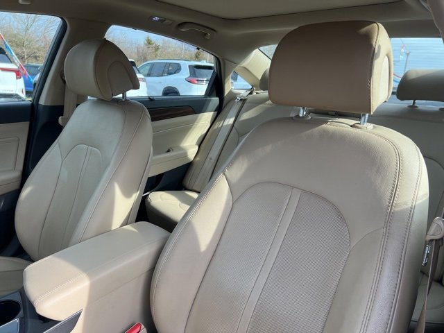 Used 2016 Hyundai Sonata Limited w/ Option Group 05 image 15