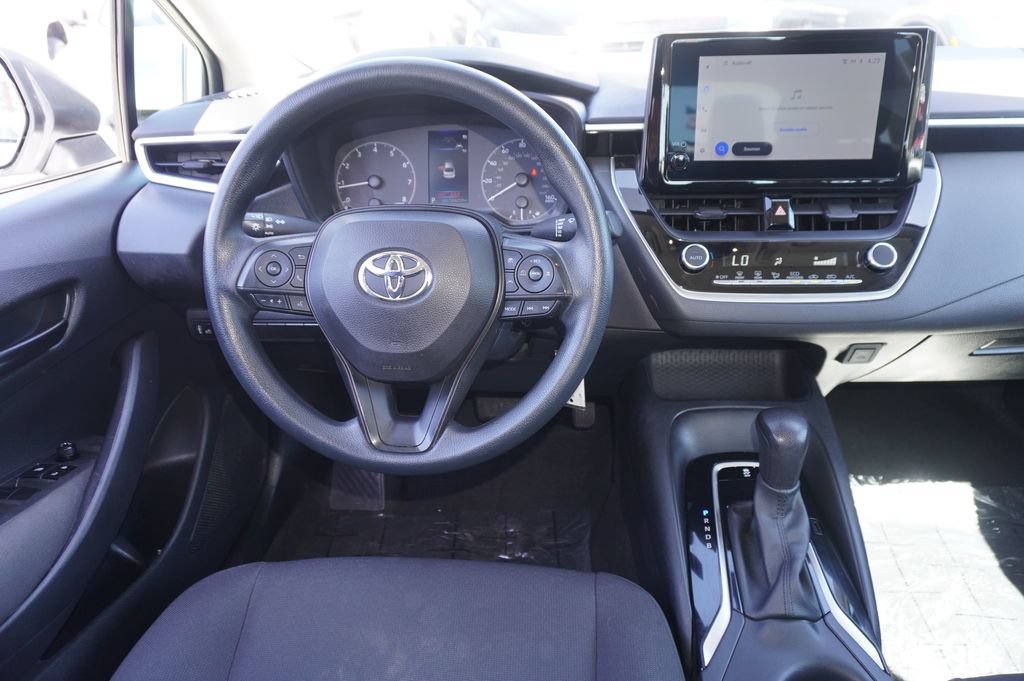 Used 2023 Toyota Corolla LE FWD image 9