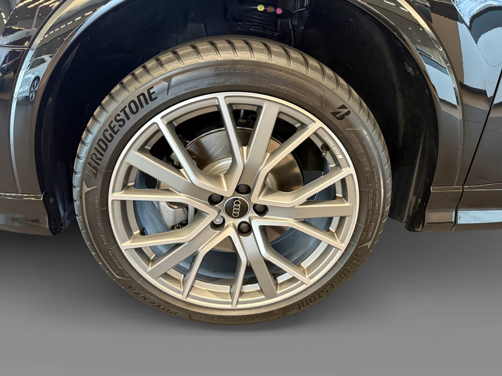 Certified 2025 Audi Q3 2.0T Premium Plus w/ Premium Plus Package image 9