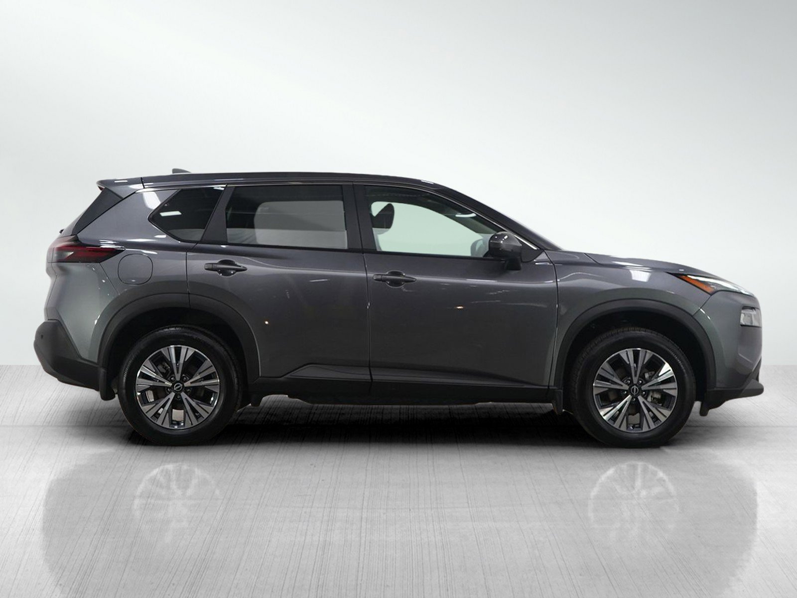 Used 2022 Nissan Rogue SV image 6