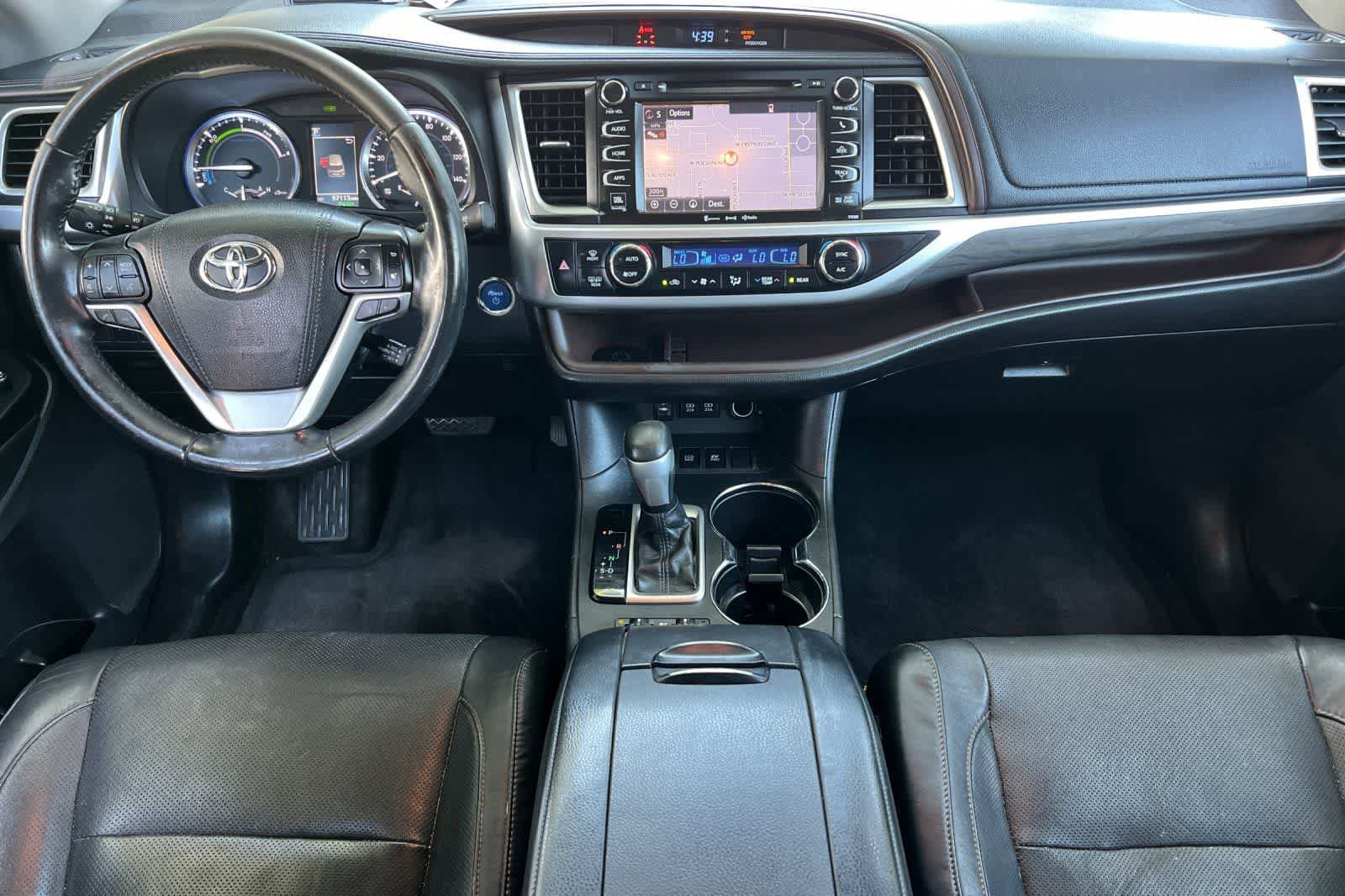 Used 2017 Toyota Highlander Limited w/ Carpet Mat Package AWD/4WD image 4