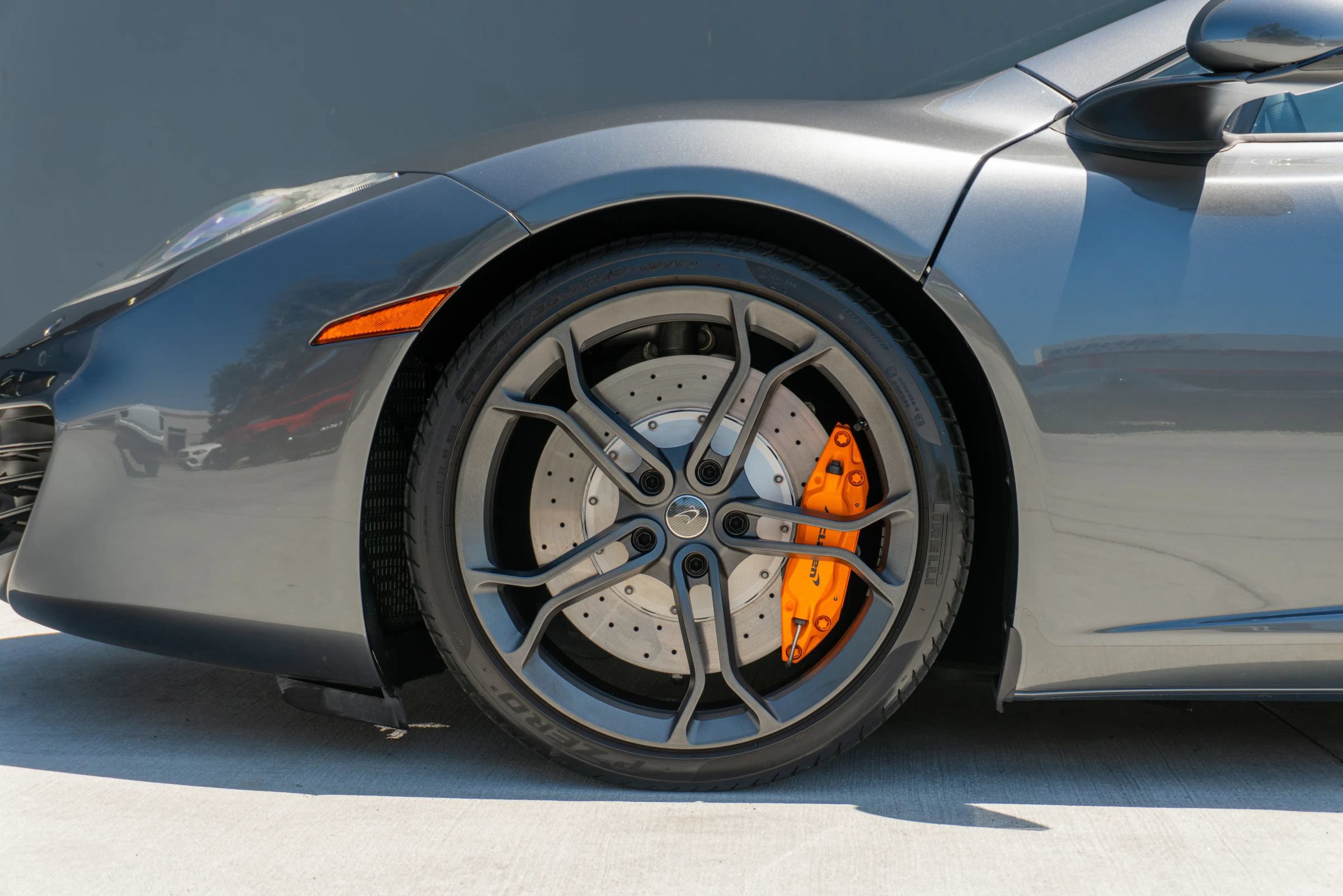 Used 2014 McLaren MP4-12C Spider RWD image 22