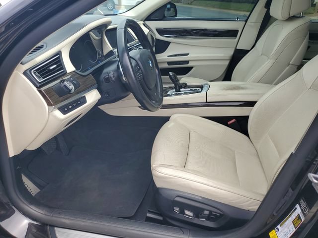 Used 2015 BMW 750Li RWD image 18