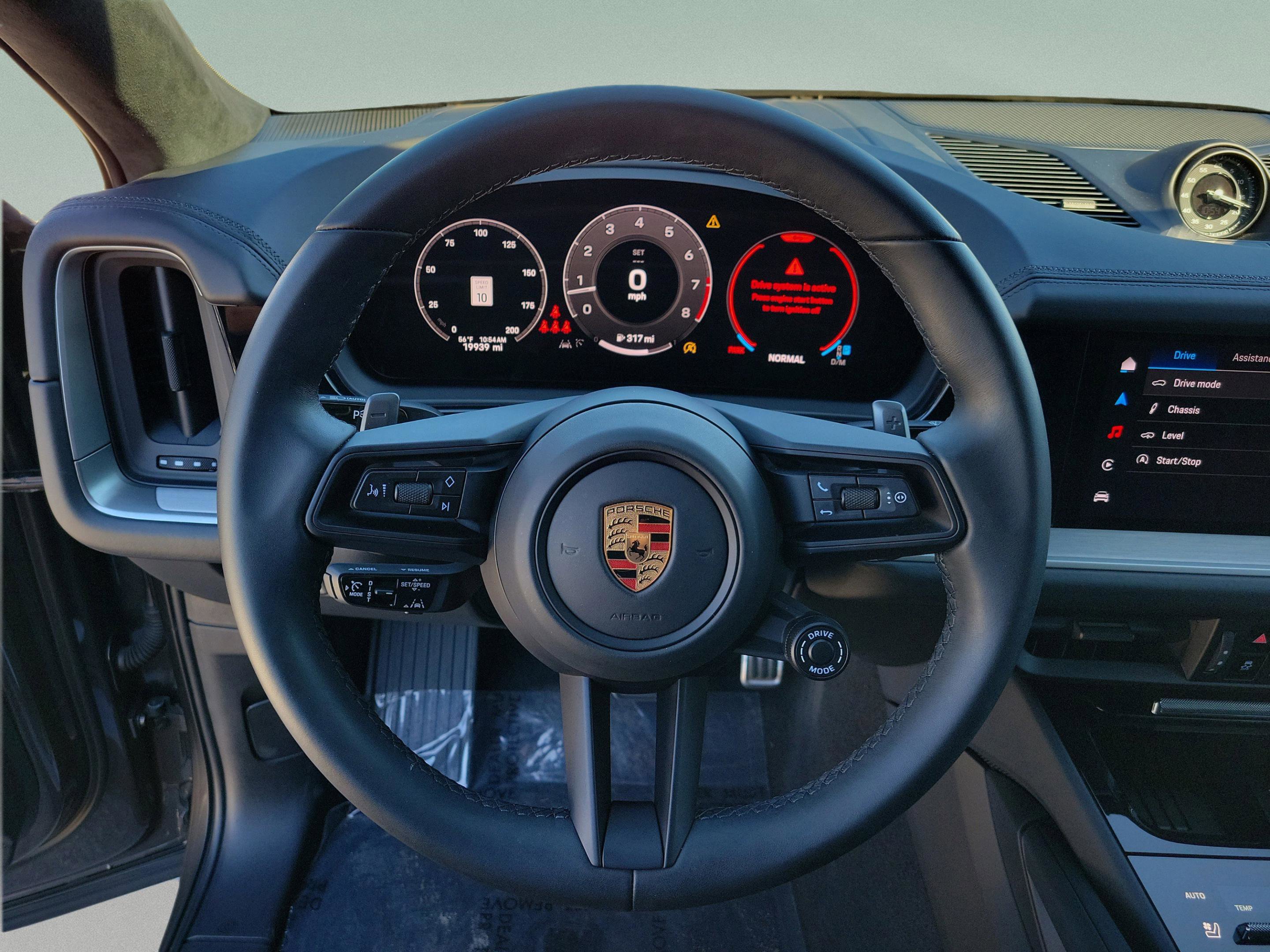 Used 2024 Porsche Cayenne S image 29