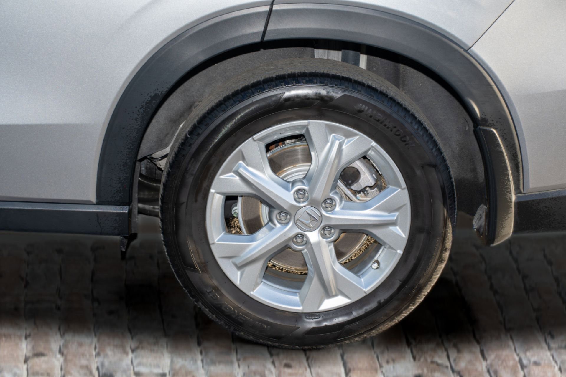 Certified 2023 Honda HR-V LX image 40