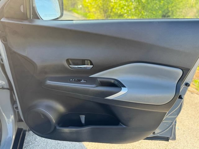 Used 2023 Nissan Kicks SR w/ SR Premium Package FWD image 17
