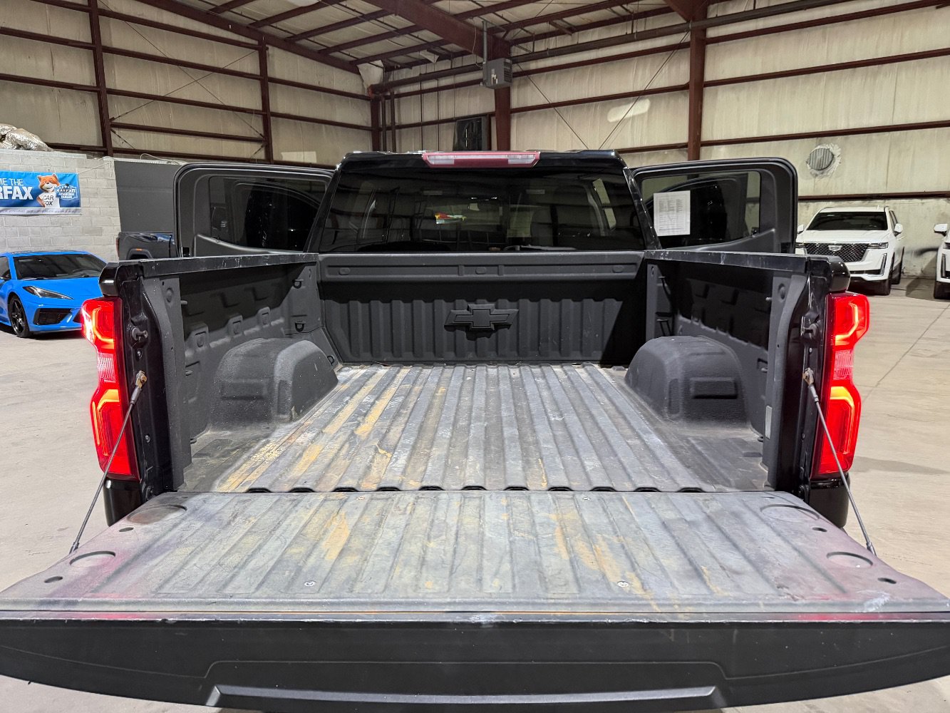 Used 2020 Chevrolet Silverado 1500 Custom Trail Boss w/ Custom Convenience Package AWD/4WD image 19