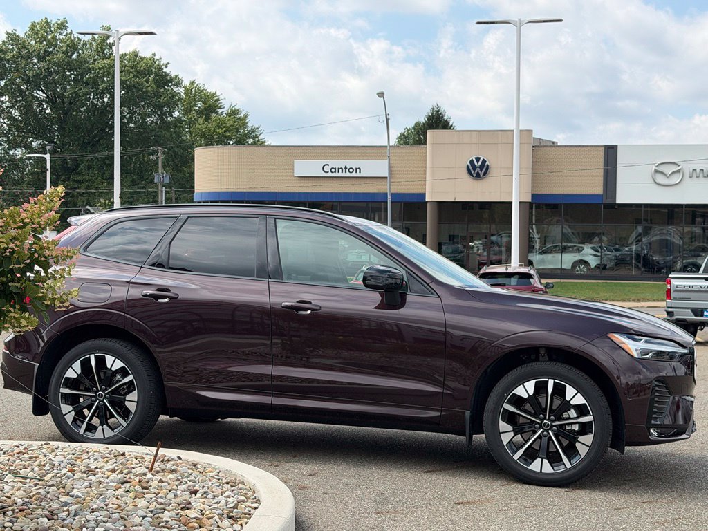 New 2026 Volvo XC60 B5 Plus w/ Climate Package AWD/4WD image 6