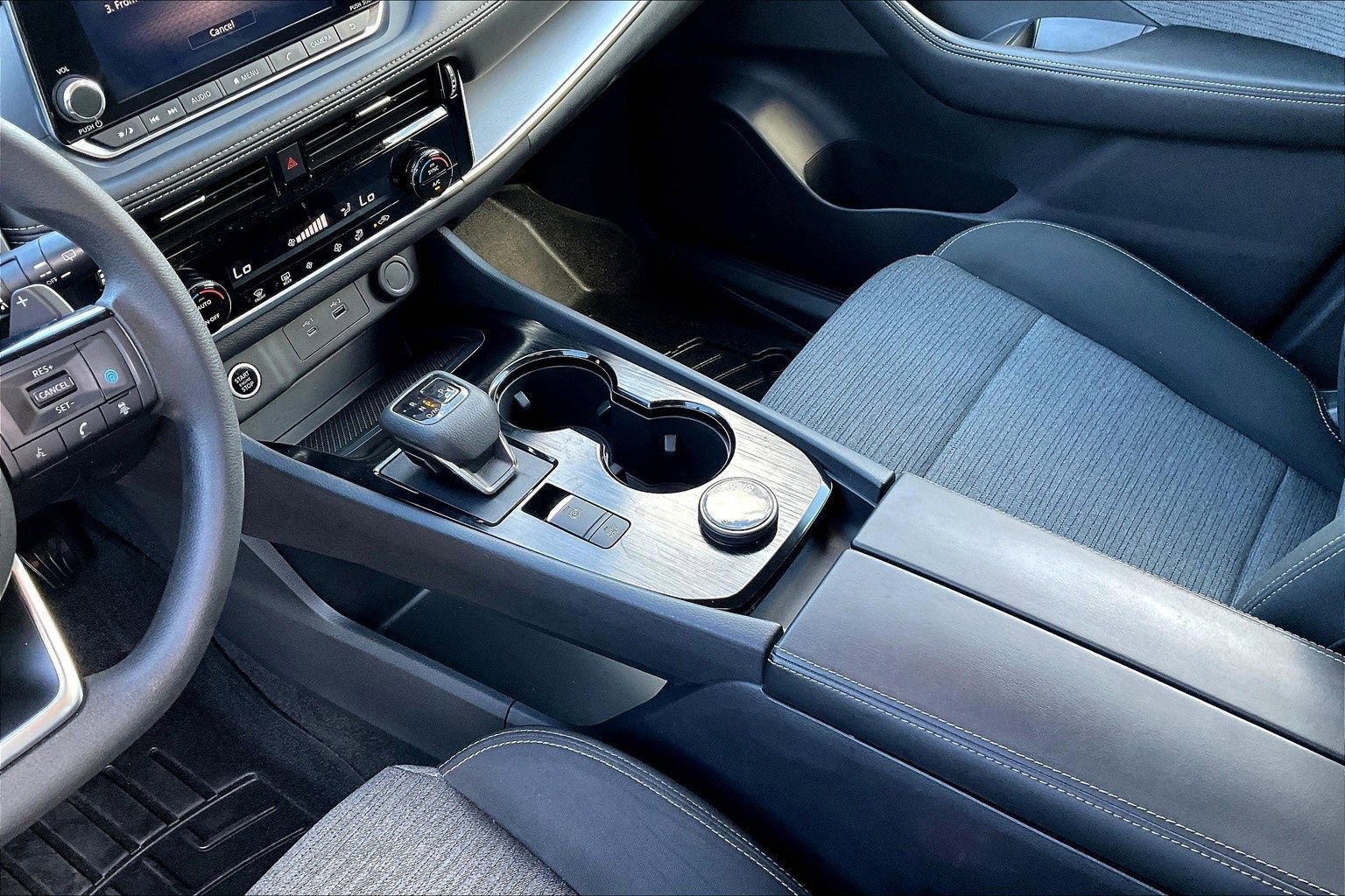 Certified 2022 Nissan Rogue SV image 22