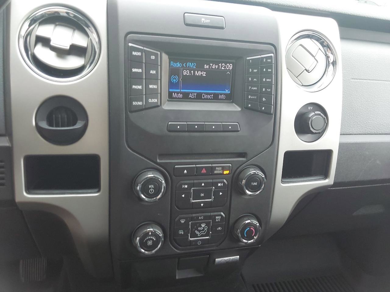 Used 2013 Ford F150 XLT w/ Mid Equipment Group RWD image 17