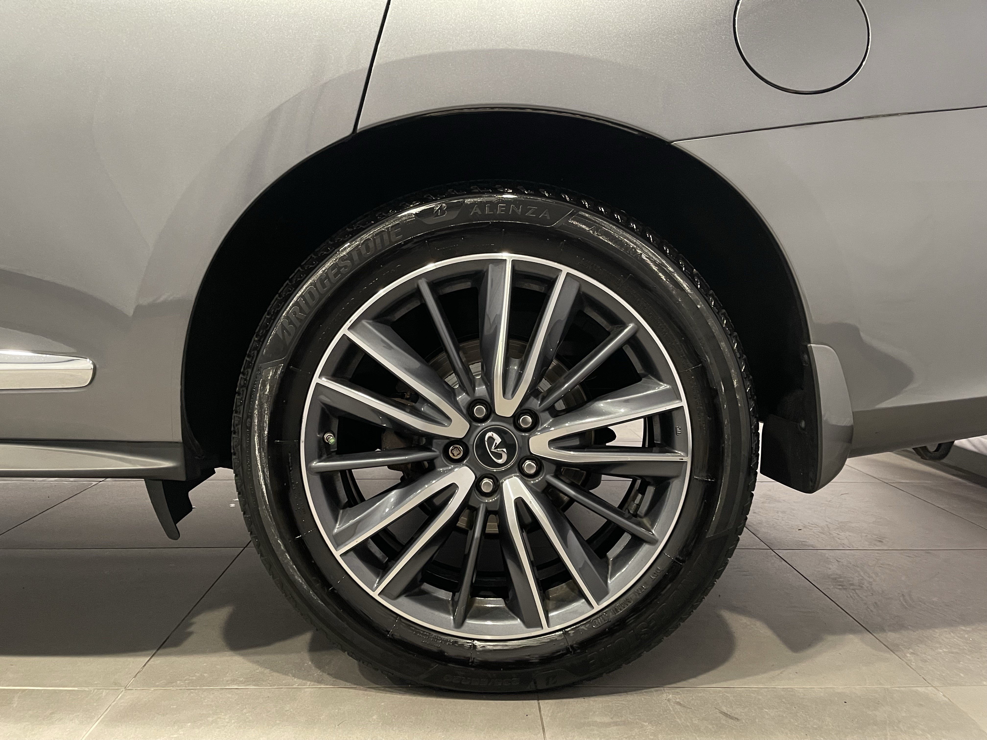 Used 2019 INFINITI QX60 Luxe w/ Sensory Package AWD/4WD image 8