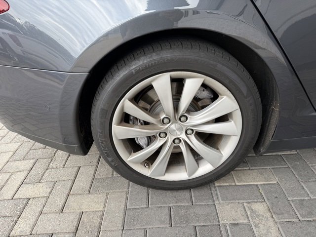 Used 2015 Tesla Model S 90D image 5