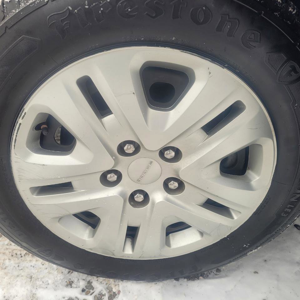 Used 2019 Dodge Grand Caravan SE w/ UConnect Hands-Free Group image 40