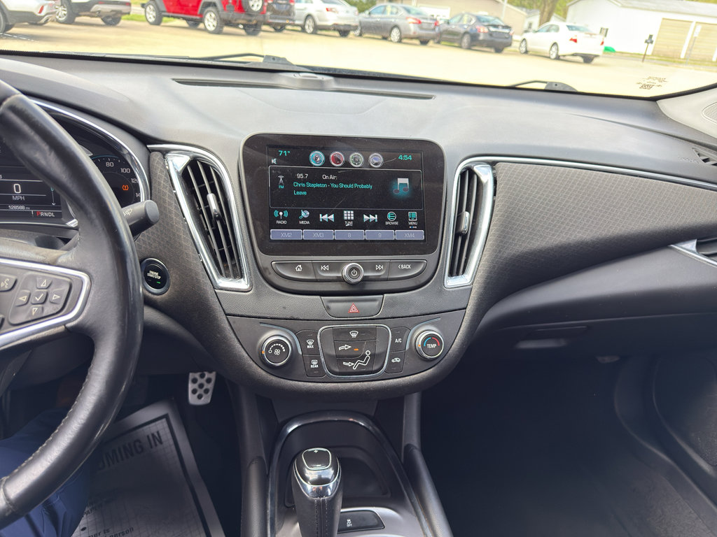 Used 2016 Chevrolet Malibu LT image 15