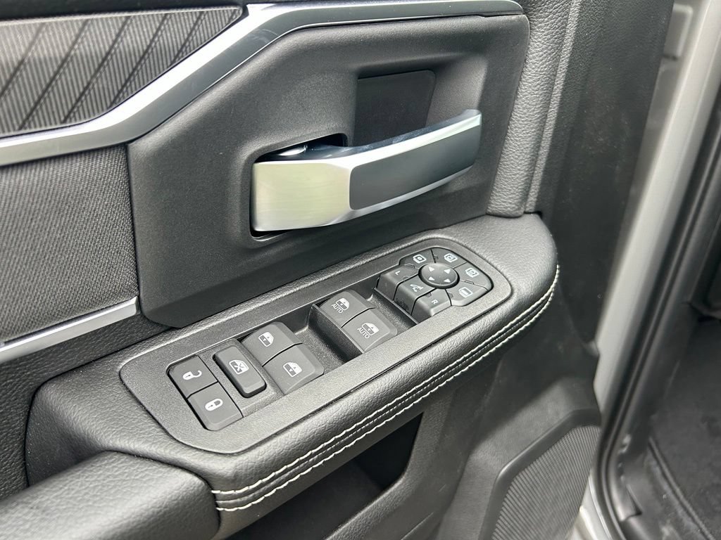 New 2026 RAM 3500 Big Horn AWD/4WD image 11