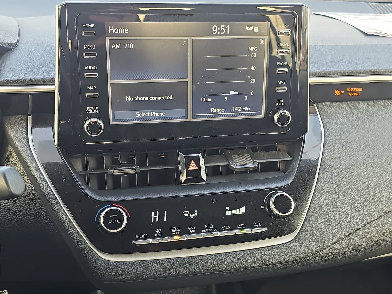 Used 2020 Toyota Corolla LE image 18