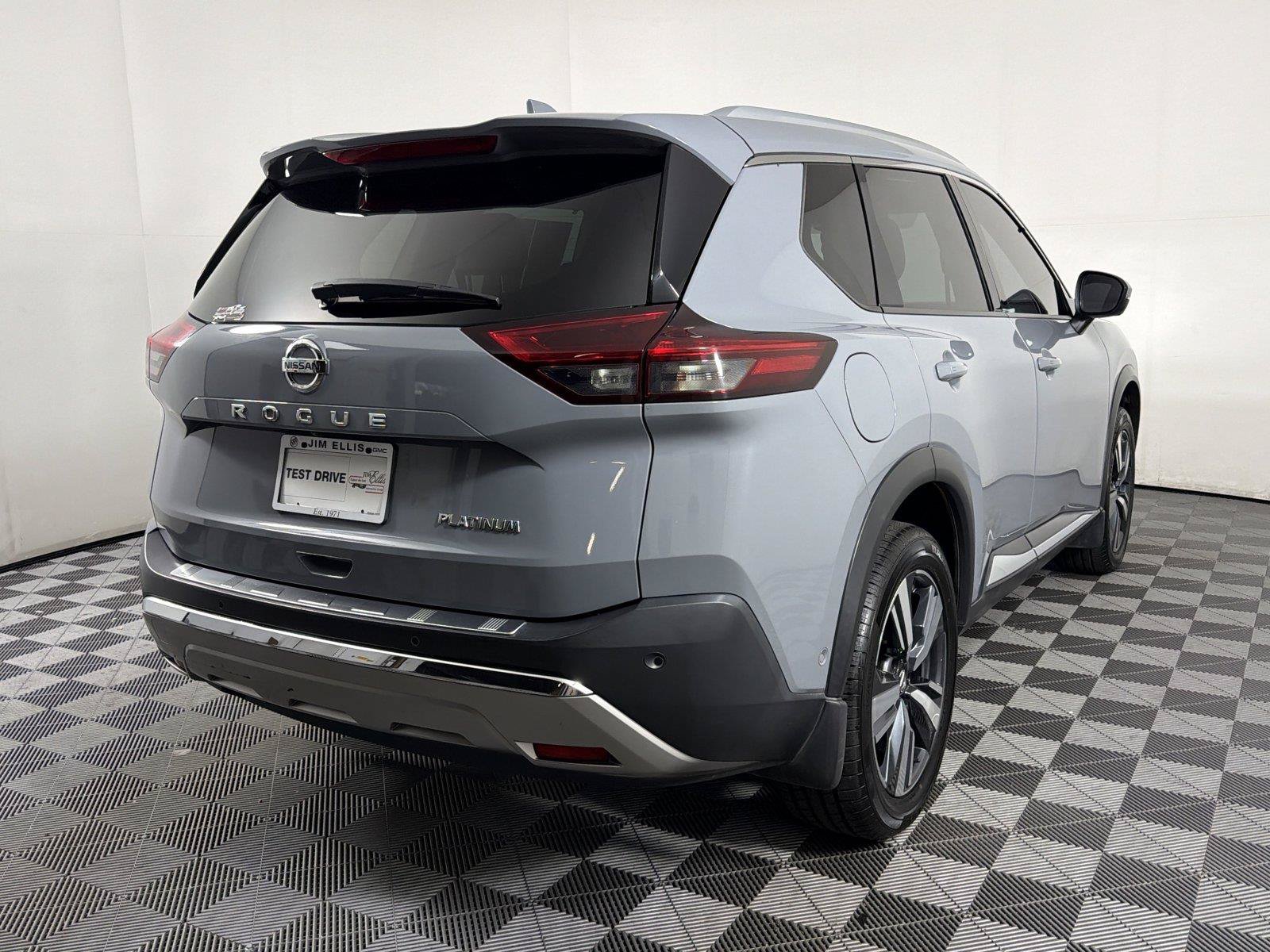 Used 2021 Nissan Rogue Platinum FWD image 6