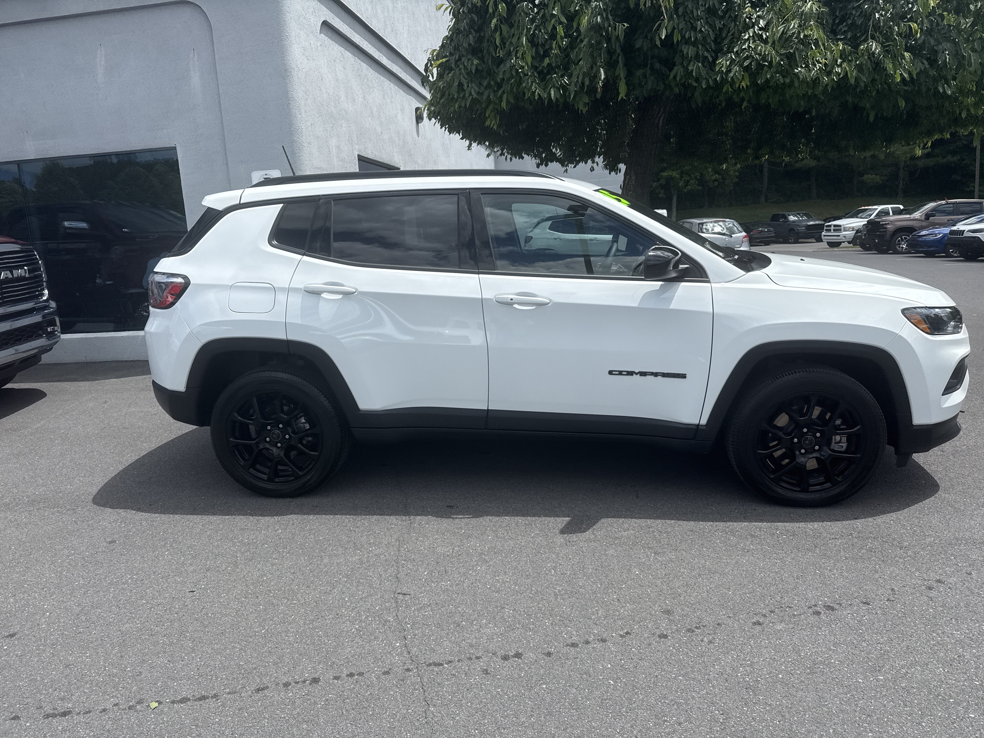 Used 2025 Jeep Compass Latitude w/ Convenience Group AWD/4WD video 2