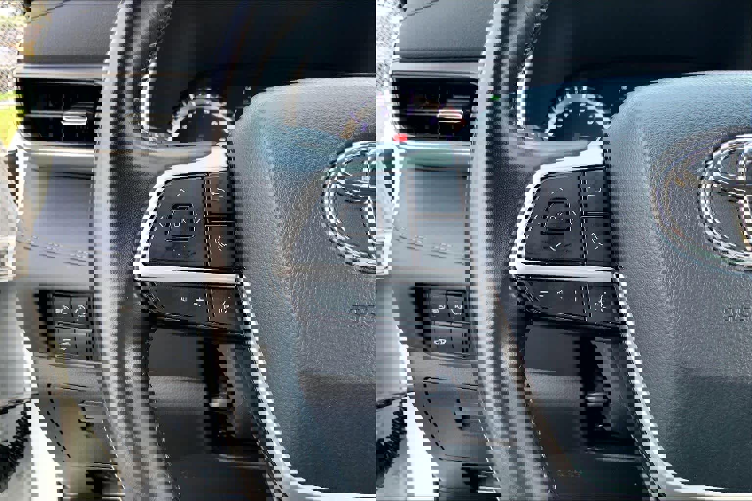 Used 2023 Toyota Highlander XLE image 23