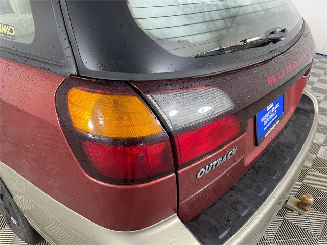 Used 2004 Subaru Outback Wagon image 15