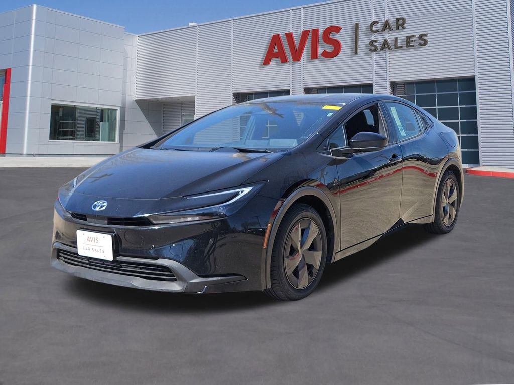 Used 2024 Toyota Prius LE image 1