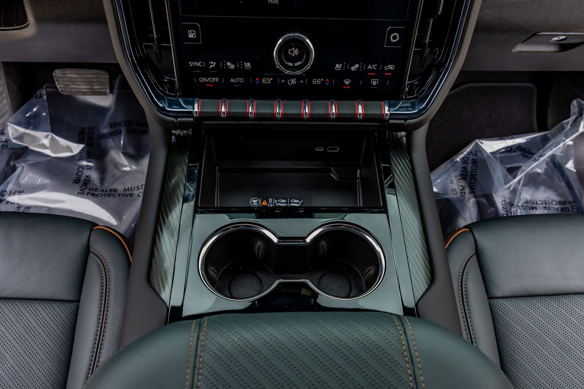 Used 2025 GMC Yukon AT4 w/ AT4 Premium Plus Package image 27