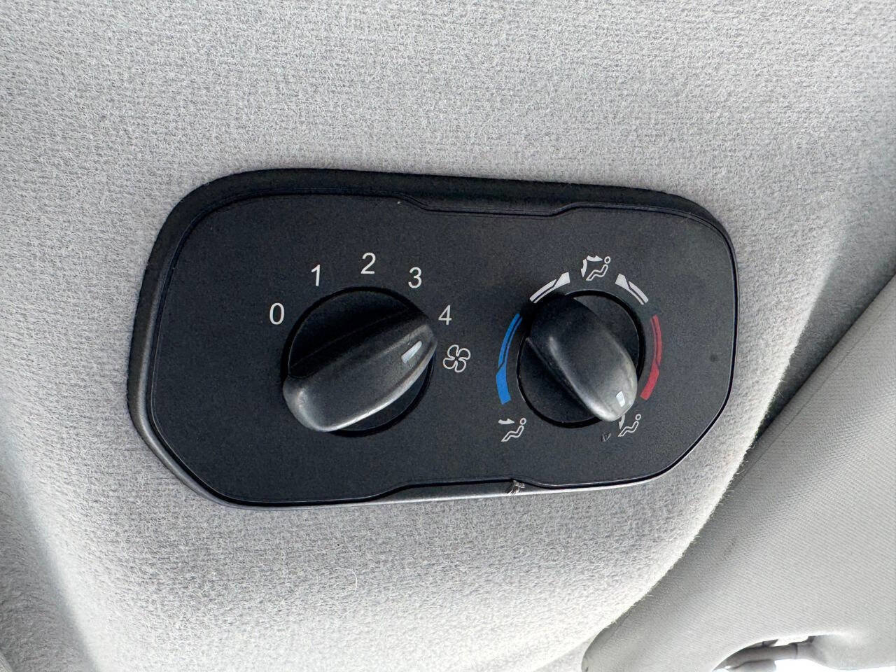 Used 2019 Ford Transit 350 XLT image 23