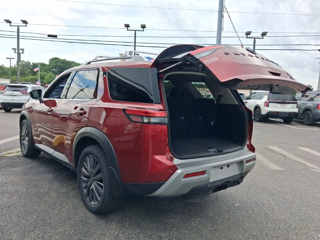 Certified 2023 Nissan Pathfinder SL w/ SL Premium Package AWD/4WD image 11