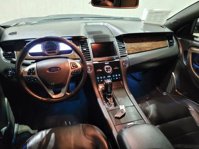 Used 2019 Ford Taurus Limited image 4