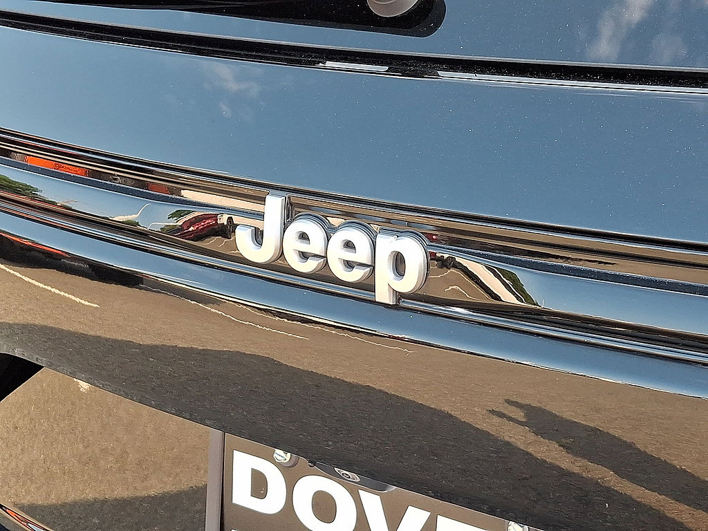 Certified 2024 Jeep Grand Cherokee Summit AWD/4WD image 24
