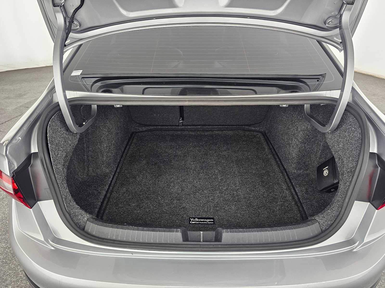 Used 2022 Volkswagen Jetta SE image 14