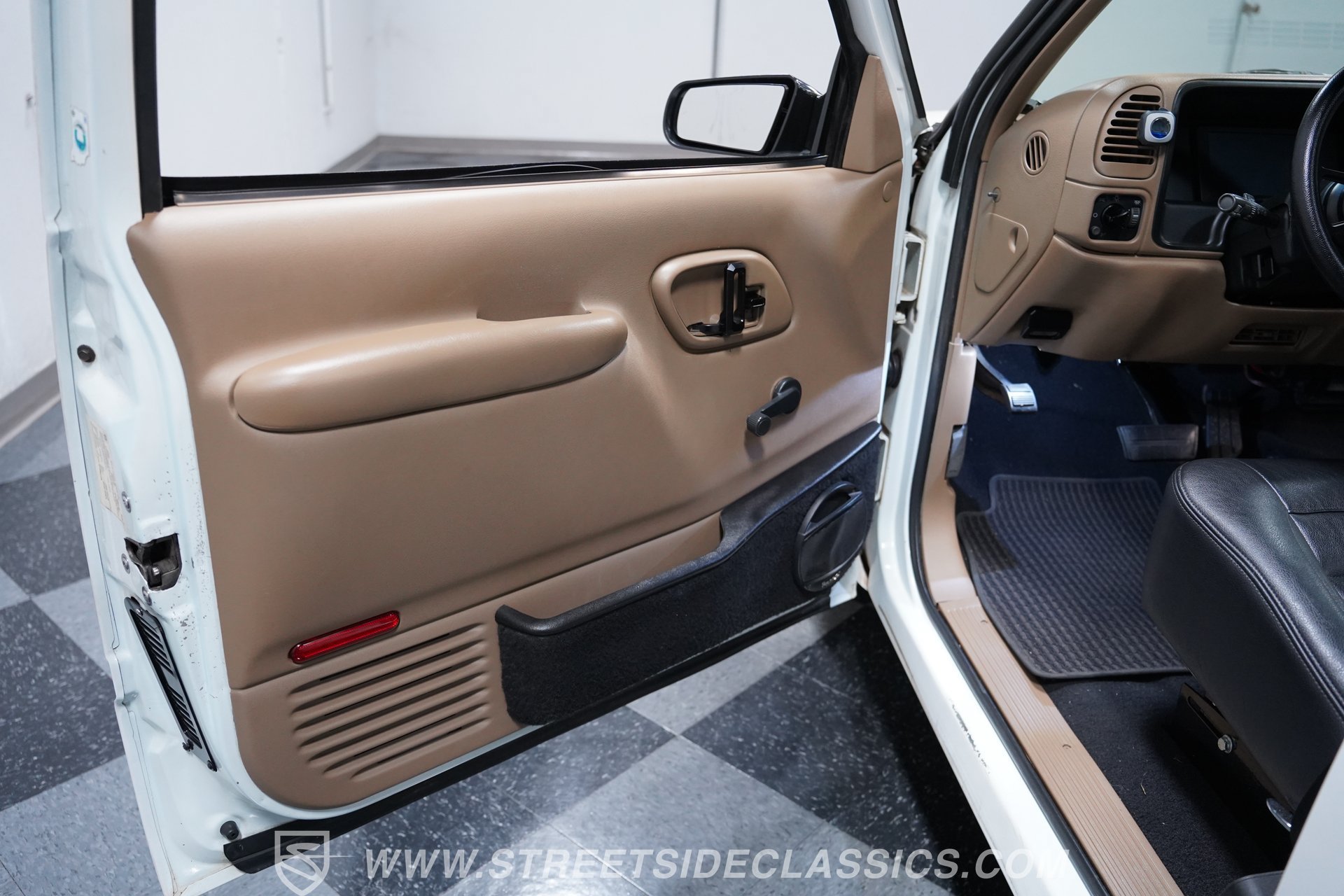 Used 1996 GMC Sierra 1500 2WD Regular Cab image 28